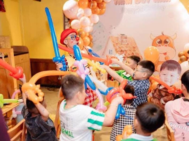  Giá Thuê Chú Hề Tạo Hình Bong Bóng Tại Nhà Bè.  Ảnh 4